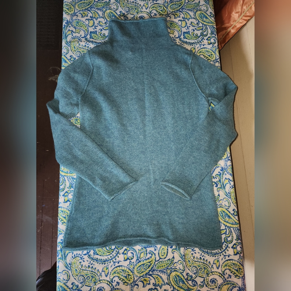 Nicole Miller NY cashmere 100%